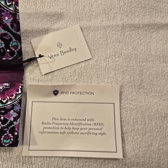 Vera Bradley NEW Card Case Lilac Medallion Purple Floral Retired Pattern RFID - Picture 9 of 10